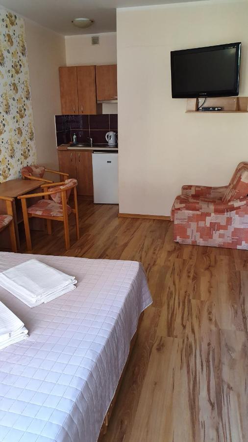 Pokoje Goscinne Jantar Łukęcin Exteriör bild